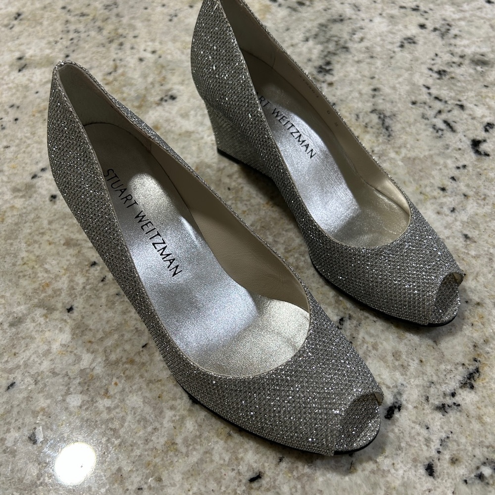 Dress shoes